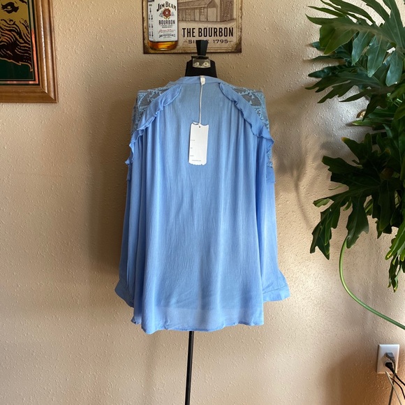 Boho Chic Ruffles & Lace Blue Blouse - Picture 4 of 12